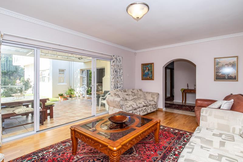 5 Bedroom Property for Sale in Constantia Western Cape